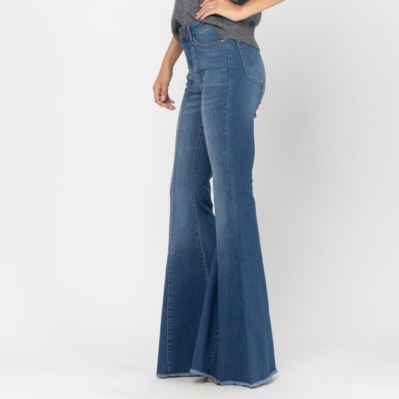 Last 1- Store Closing‼️ High Rise Flare Jeans - Picture 7 of 12